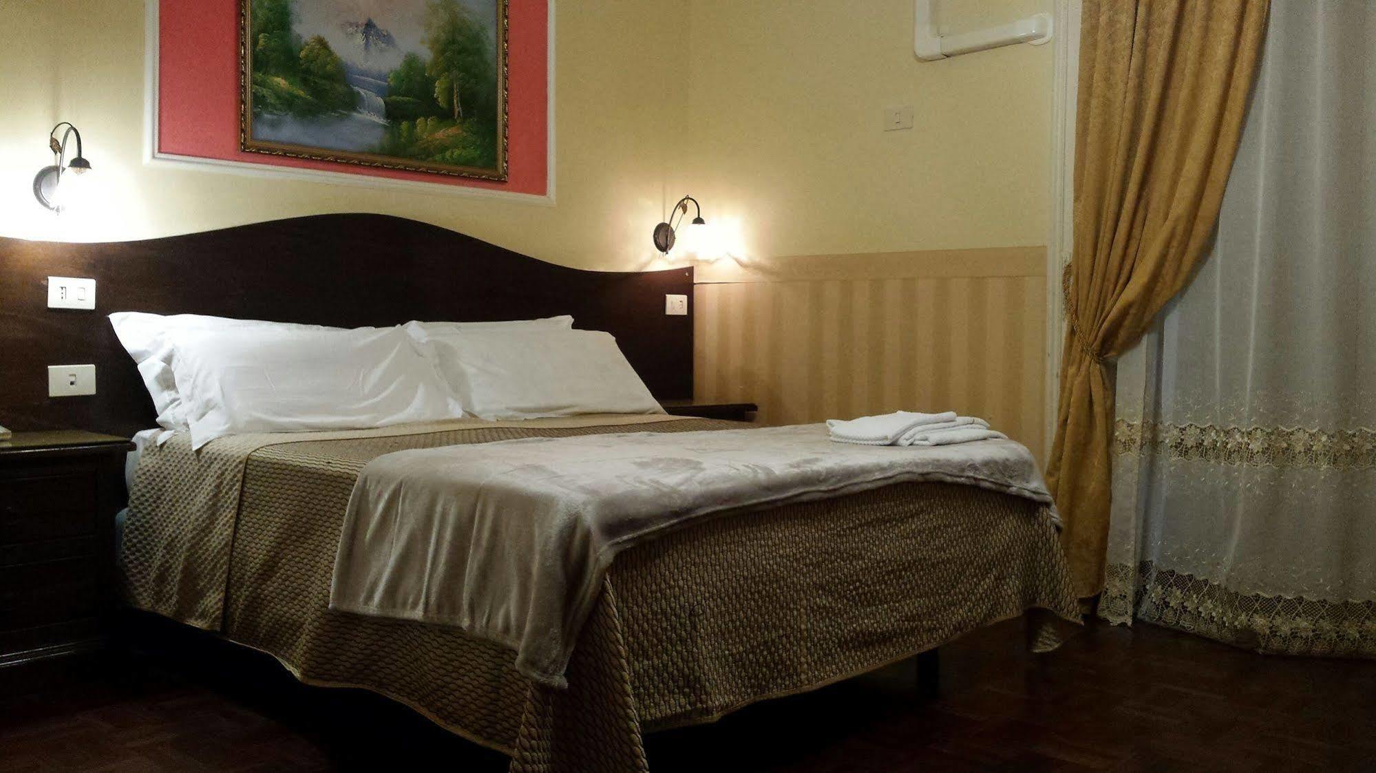 Bed & Breakfast Napoli Centrale エクステリア 写真