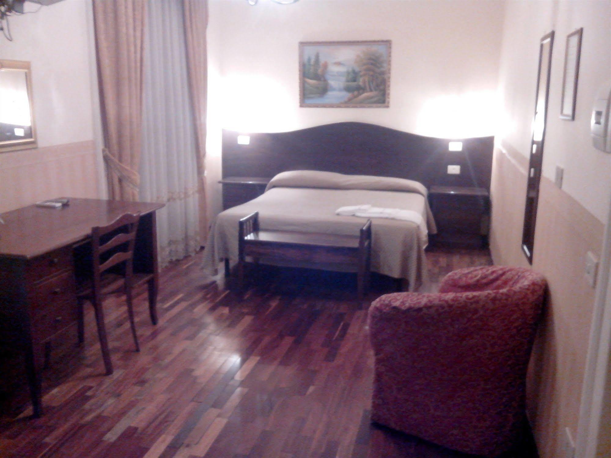 Bed & Breakfast Napoli Centrale エクステリア 写真