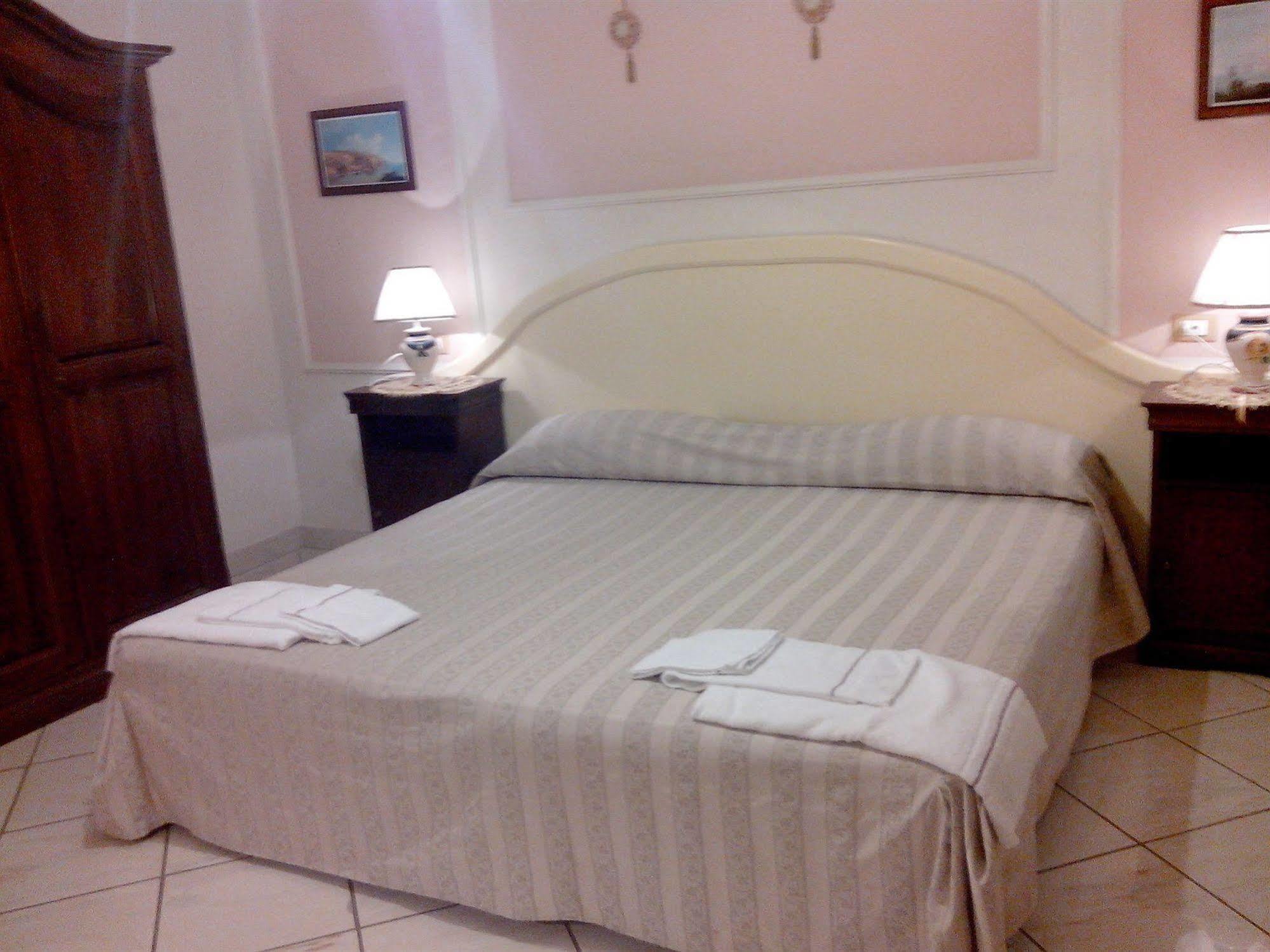 Bed & Breakfast Napoli Centrale エクステリア 写真